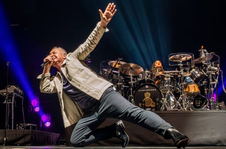 Throwing shapes …Jim Kerr, of Simple Minds, in full flow at Leeds.