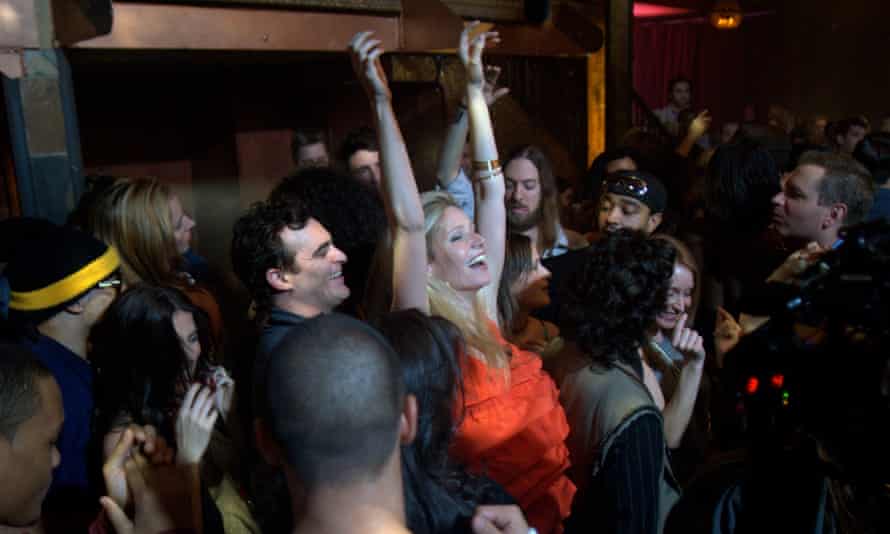 Joaquin Phoenix and Gwyneth Paltrow in james Gray’s Two Lovers