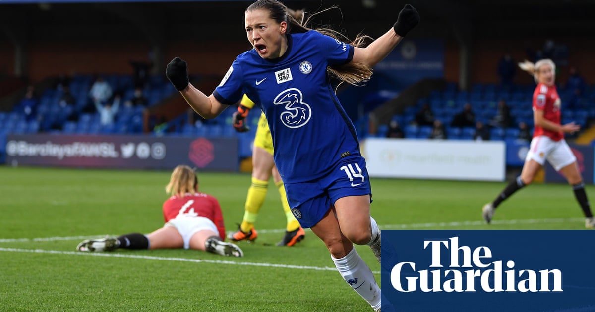 Fran Kirby hits winner as Chelsea beat Manchester United to go top of WSL