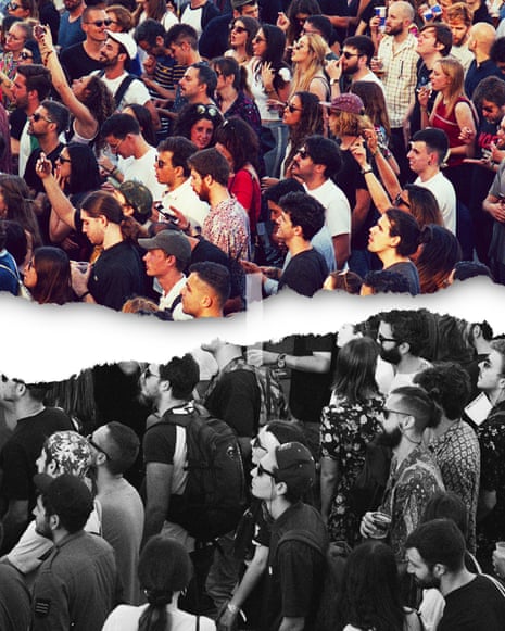 Persone in una comunità diversificata che vengono insieme