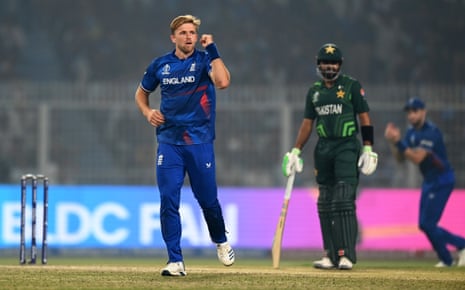 David Willey removes Fakhar!