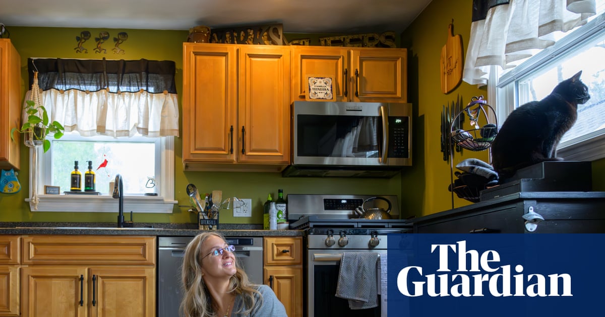 When her soul cat' died, she was bereft. Now she designs memorial jewelry to help others with pet loss