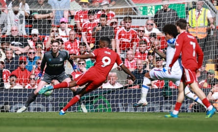 Alexander Isak gives Liverpool the lead.