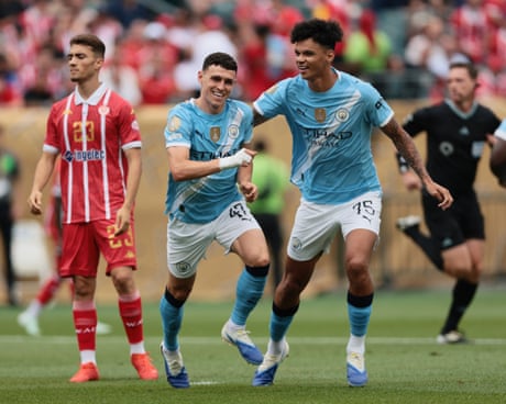 Phil Foden celebrates after giving Manchester City an early lead.