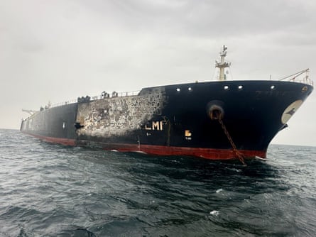 Damaged oil tanker Al-Salmi.