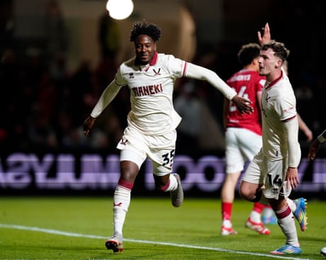 Sheffield United crush 10-man Bristol City to put one foot in playoff final