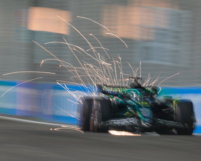 Singapore Grand Prix qualifying: Formula One – live
