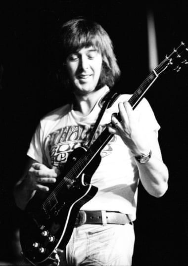 Spencer Davis performing in 1974.
