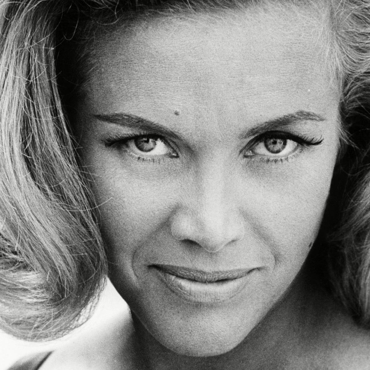 Pictures honor blackman Joan Blackman