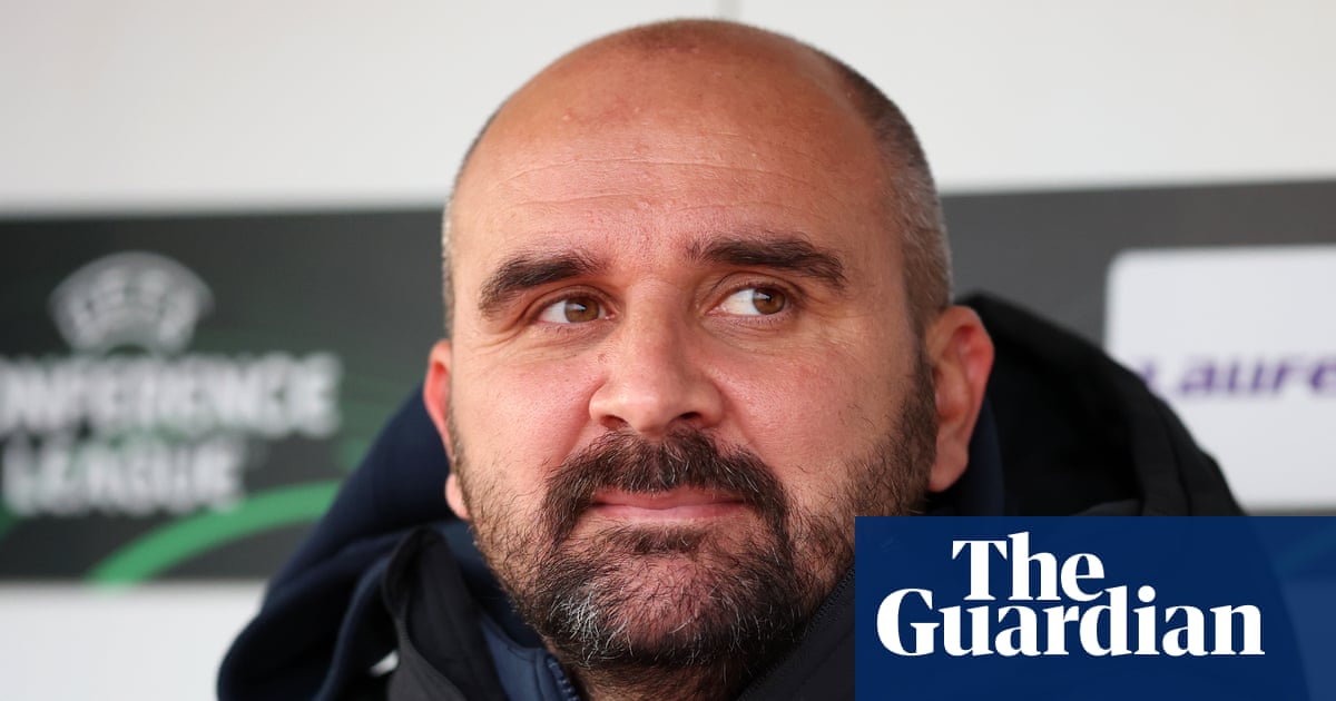 Mladen Zizovic, Radnicki 1923 coach, dies during Serbian football match