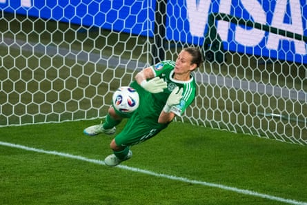 Ann-Katrin Berger saves Amel Majri’s penalty during the shootout in the Euro 2025 quarter-Final between Germany and France.