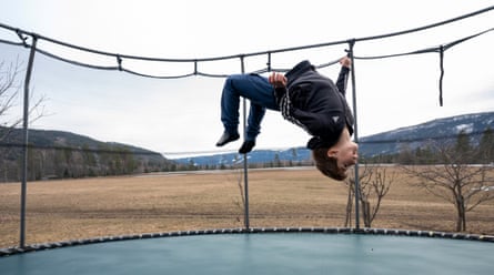 Ulv on the trampoline.
