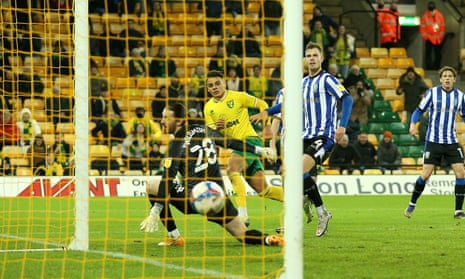 Max Aarons hits the late winner to give Norwich a 2-1 victory over Sheffield Wednesday at Carrow Road