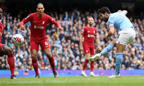 Ilkay Guendogan of Manchester City scores the team’s third goal.
