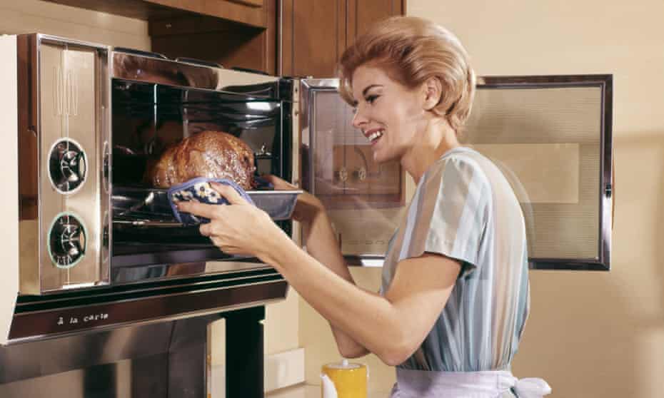 1960s housewife roast oven