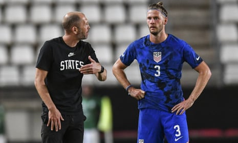 Gregg Berhalter talks with USMNT defender Walker Zimmerman in the team’s final World Cup warm-up before Qatar 2022