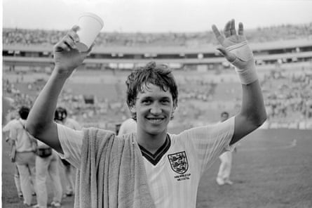Gary Lineker celebrates his hat-trick against Poland successful Monterrey.