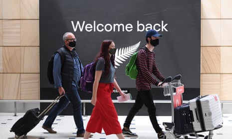 Passengers from New Zealand arrive at Sydney airport in October 2020