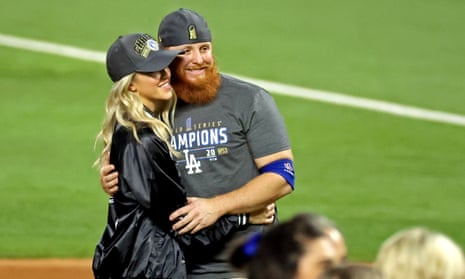 Dodgers news: Justin Turner not in lineup for Game 2 of NLCS