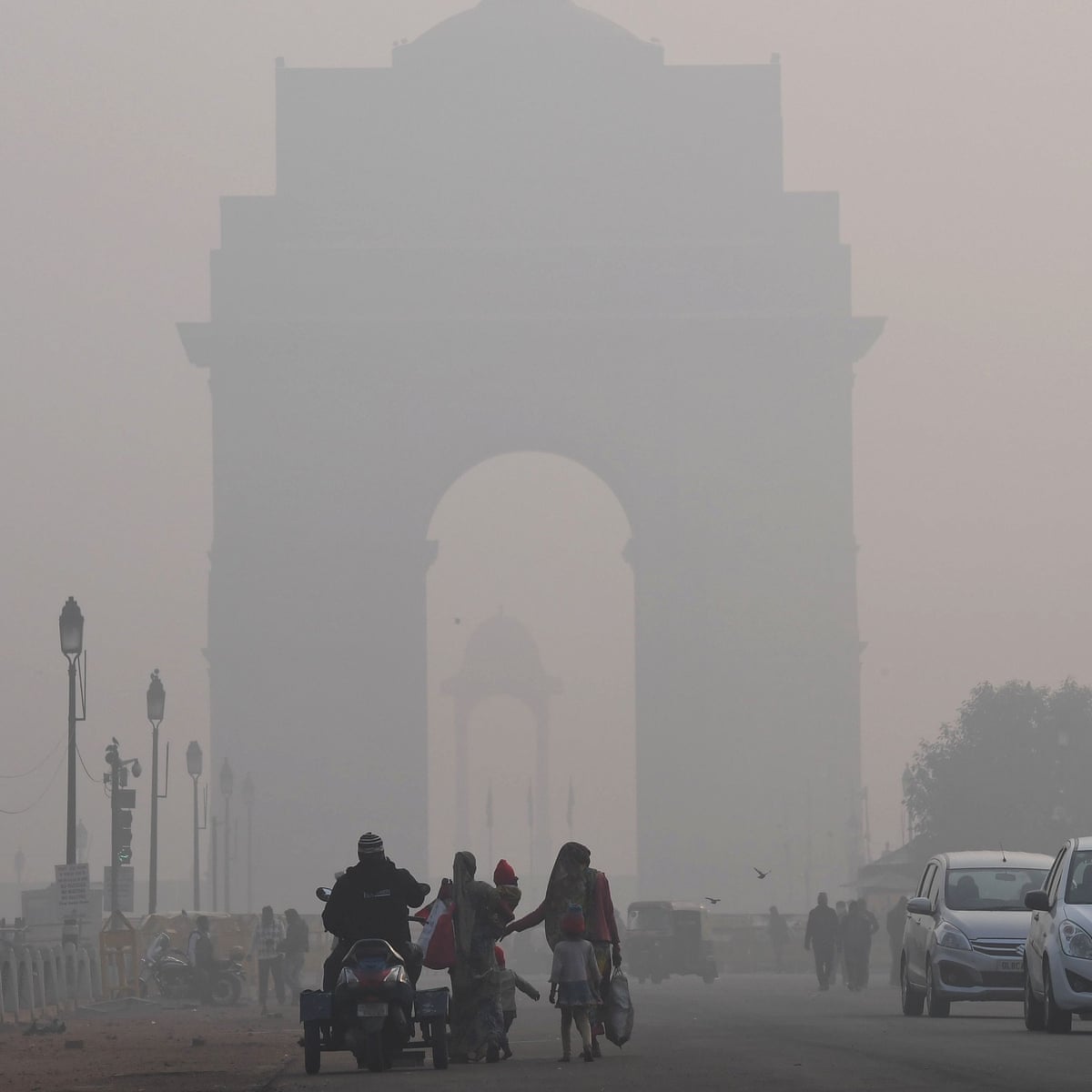 Fears of health crisis as Delhi suffers worst air pollution this year | Delhi | The Guardian
