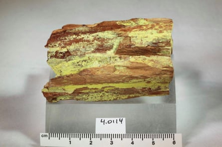 Carnotite, a radioactive mineral and a source of uranium found in Chubut province.