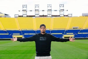 Boateng surveys the surroundings at the Estadio Gran Canaria.