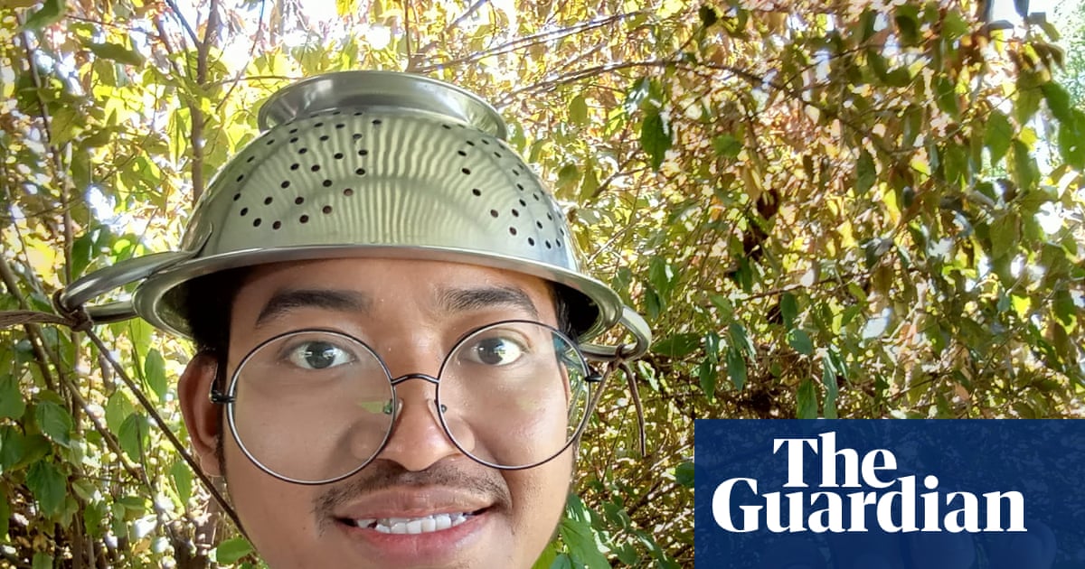 Colander-wearing Pastafarian strains the rules with Queensland driver’s licence photo
