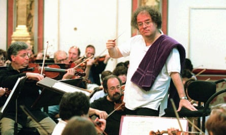 James Levine conducting the Metropolitan Orchestra during a rehearsal in 1996.