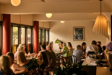 Diners at Fontana