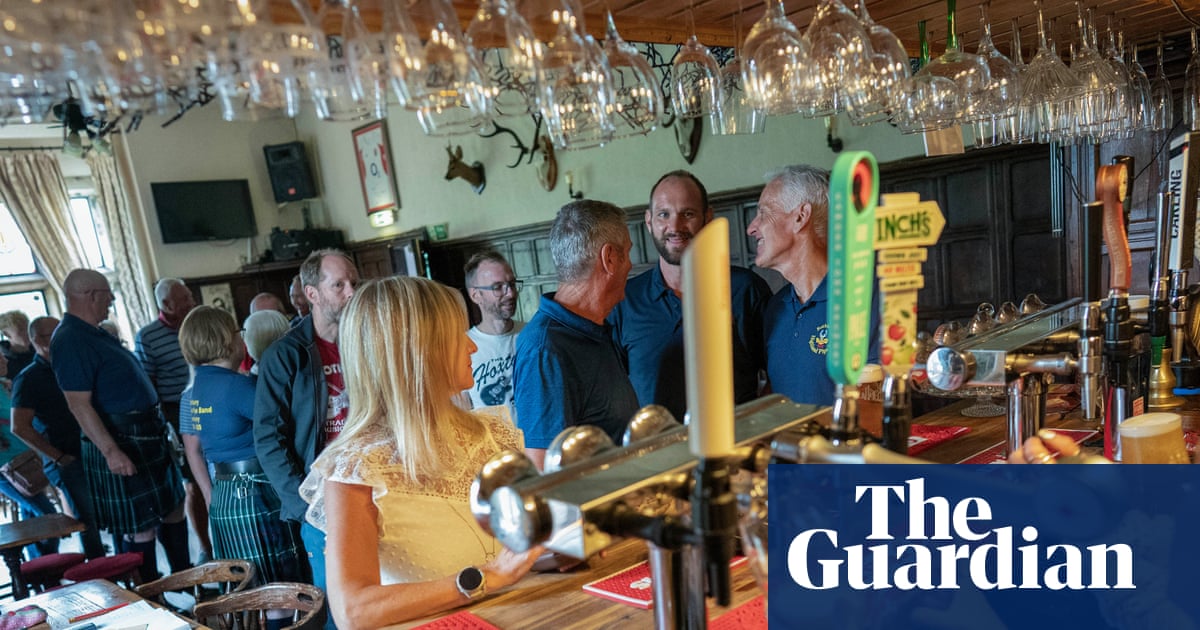 ‘It’s ridiculous’: publicans bemused by rise of single-file queues to get served