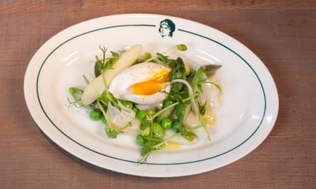 ‘Take it very seriously indeed’: asparagus and duck egg salad.