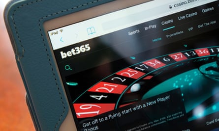 Smartphone screen showing a roulette wheel