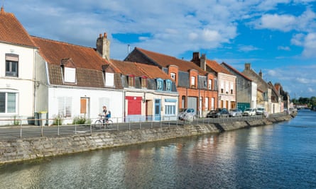 Saint-Omer is toward the southern end of a vast network of canals, rivers and channels.