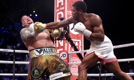 Anthony Joshua was disciplined throughout and restricted Andy Ruiz Jr’s opportunities to break through his defence.