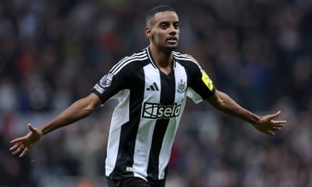 Alexander Isak is aiming to match Jamie Vardy’s run of goals in consecutive league games.