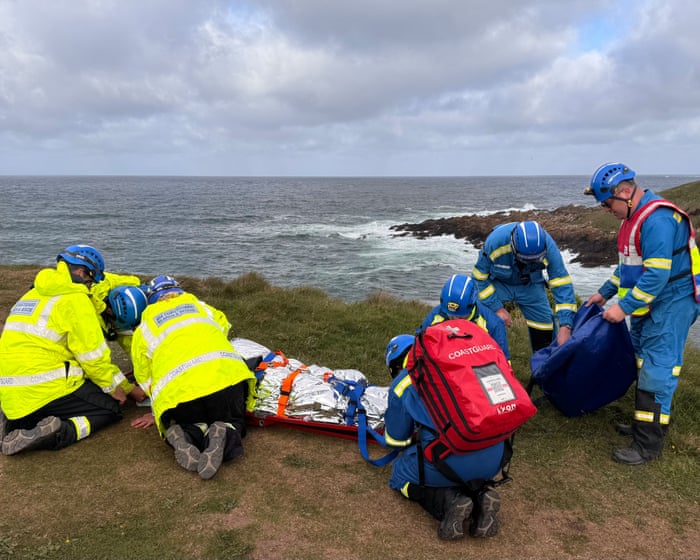 Minister and maritime boss accused of misleading MPs over plan to stop coastguard officers’ pay