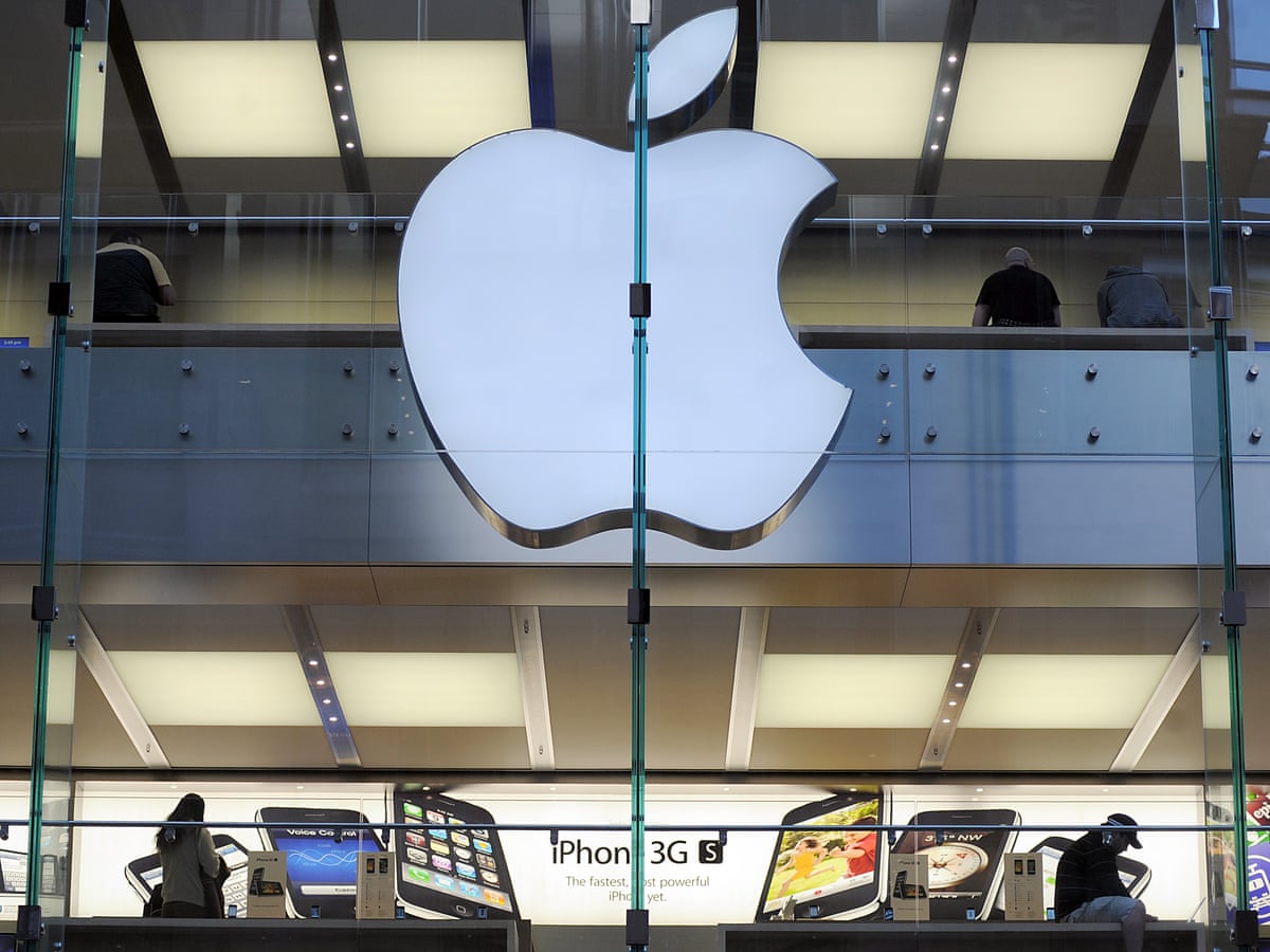 snowden back apple against fbi