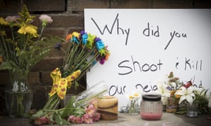 A makeshift memorial is left at the scene where a Minneapolis police officer shot and killed Australian Justine Damond on Saturday.