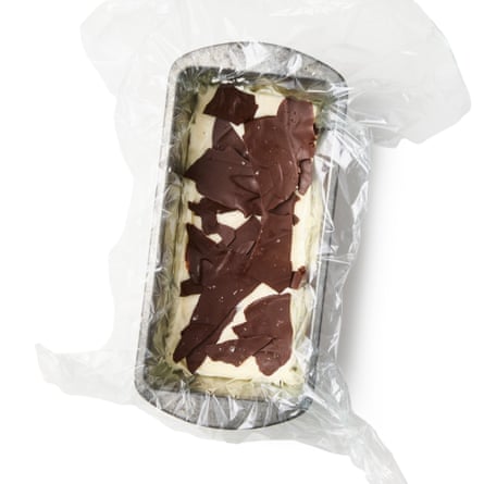 Felicity Cloake’s Viennetta 06b. Spread shards of choc on to the creamy egg mix and repeat.