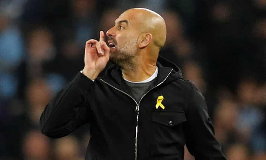 Guardiola esquece que tem uma história com o último árbitro da liga dos campeões 2 pep guardiola gesticula para antonio mateu lahoz no intervalo do jogo da liga dos campeões de 2018 em casa contra o liverpool. o gerente da cidade de Manchester foi enviado para o segundo tempo.