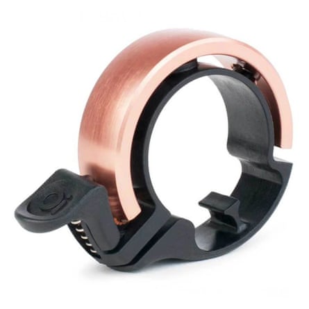 A Knog Oi Classic Bell in rose gold
