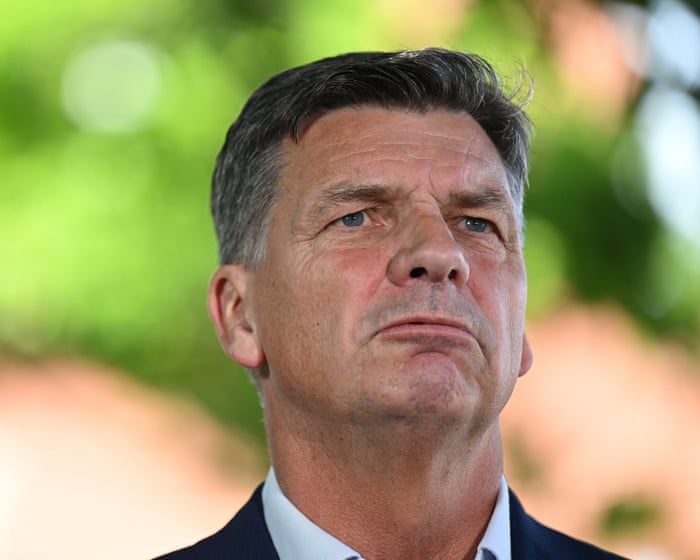 Australian politics live: Taylor defends CV after Hanson dubs him a ‘smarmy management consultant’