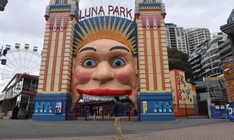 giant face of luna park entrance