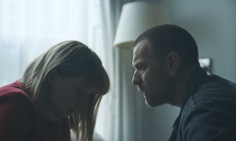 Léa Seydoux and Ewan McGregor in Zoe.