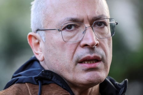 Exiled Kremlin critic Mikhail Khodorkovsky attends a demonstration marking the anniversary of 1,000 days since Russia's invasion of Ukraine, outside the Russian embassy in London in November 2024.