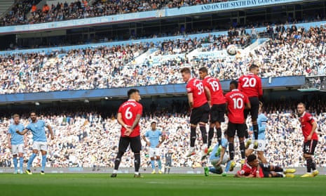 Manchester City v Manchester United: Premier League — live | Premier League 4 Ilkay Gundogan hits the post with a free-kick.