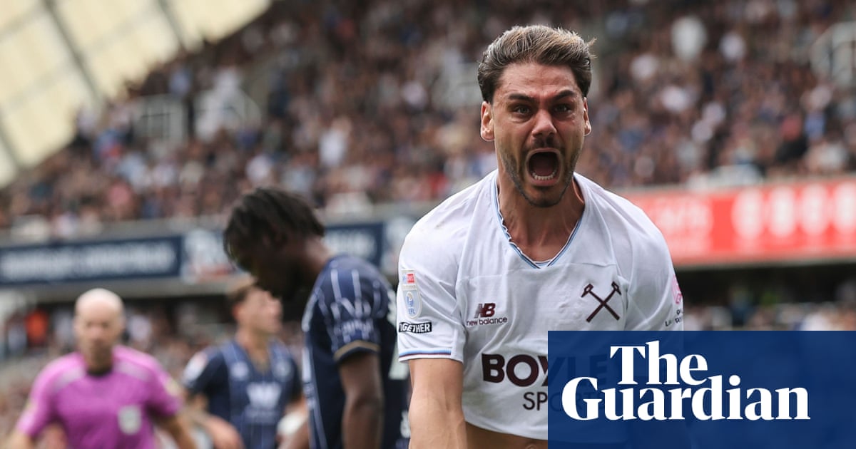 Dockers Derby Drama: Mavropanos Late Show Keeps West Ham in the Hunt as Swansea Set the Pace