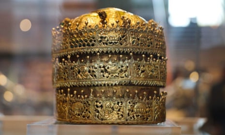 A gold crown that forms part of the Maqdala treasures