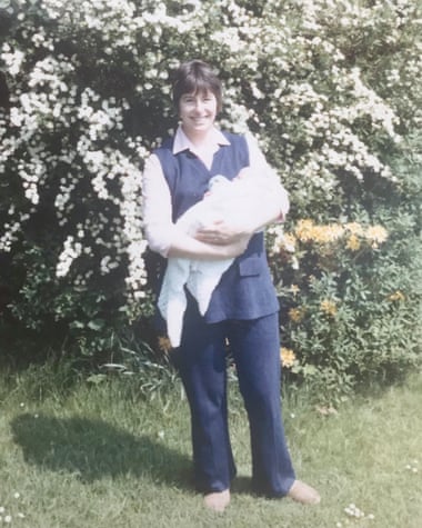 Doreen with her daughter Alison in 1971.