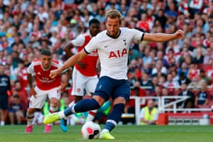 Harry Kane of Tottenham takes notes from the spot.